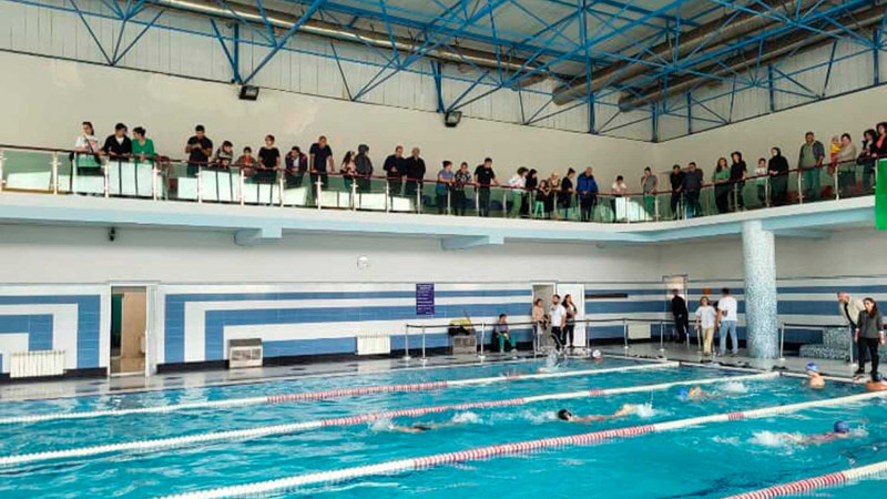 Sumqayıt Olimpiya İdman Kompleksində üzgüçülük üzrə yarış baş tutub