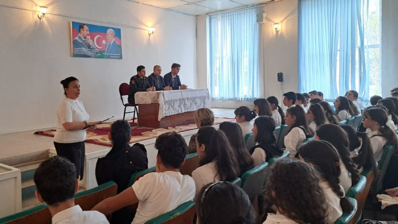 Məktəblilərə Dini radikalizm mövzusunda maarifləndirici tədbir təşkil olunub