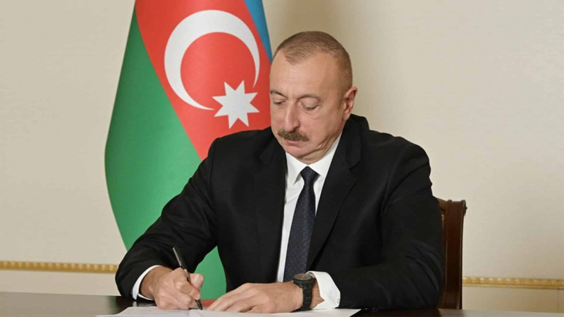 Sumqayıtın iki müəllimi təltif olunub