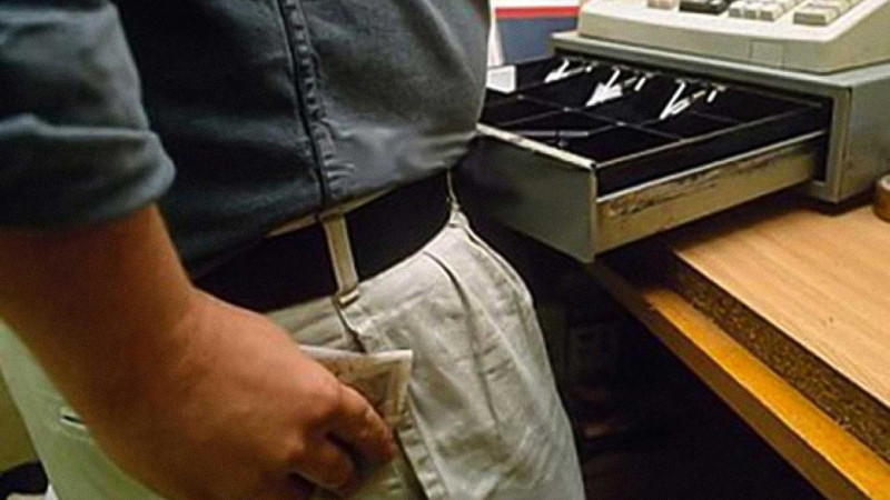 Ceyranbatan qəsəbəsi: mağazadan 70 manat pul oğurlanıb