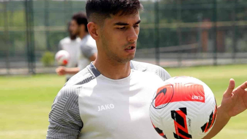 “Sumqayıt”ın futbolçusu bu klublardan birinə keçə bilər