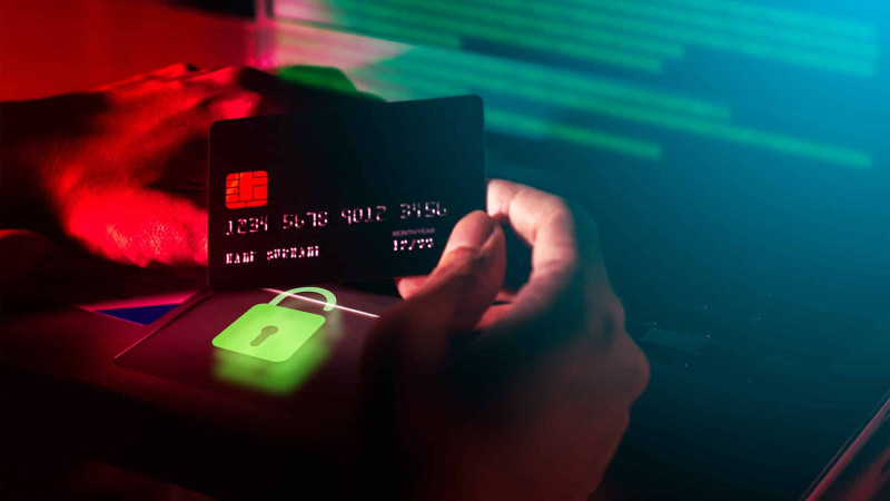 Bank hesabından oğurluq edən Sumqayıt sakini tutulub