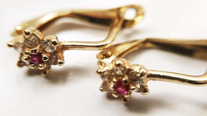 Azyaşlıdan qızıl sırğa oğurlayan Sumqayıt sakini tutulub