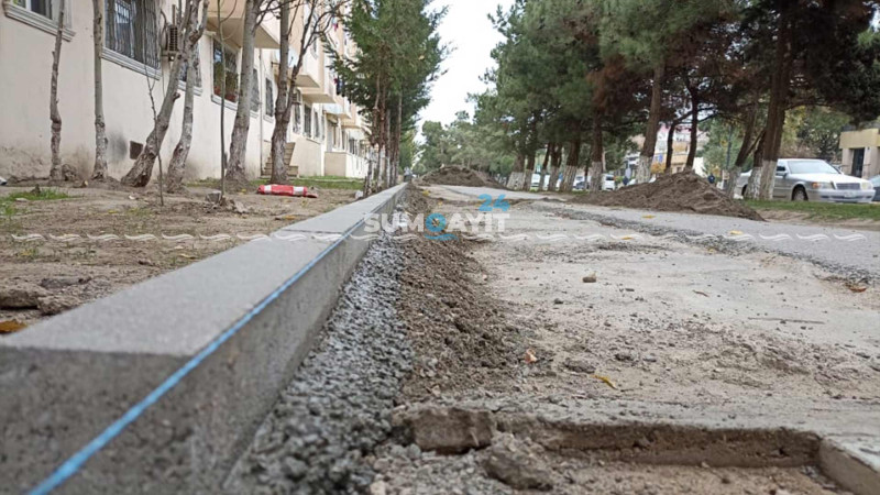 C.Məmmədquluzadə küçəsində piyada səkisi təmir edilir