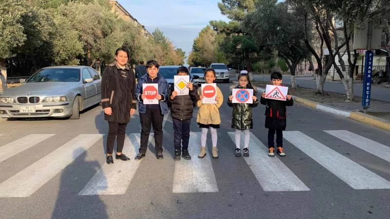 Məktəblilər yol hərəkəti qaydaları barədə maarifləndiriliblər