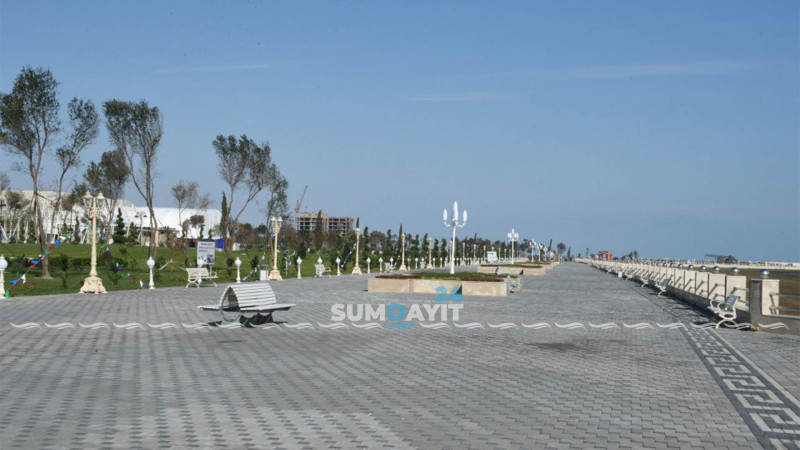 Vətəndaşlar parklardakı oturacaqların dəmirdən olmasından narazıdırlar