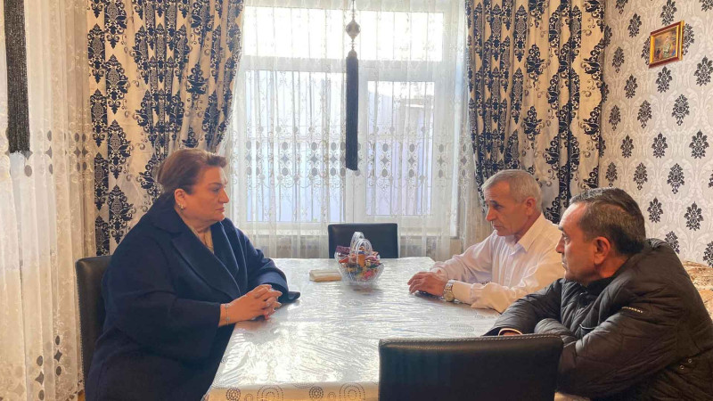 Deputat şəhid ailəsinə və qaziyə baş çəkib