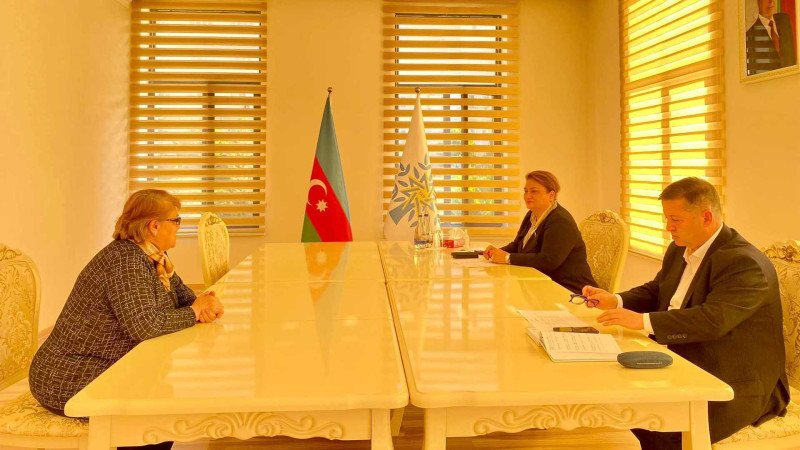 Deputat Hicran Hüseynova vətəndaşların müraciətlərini dinləyib