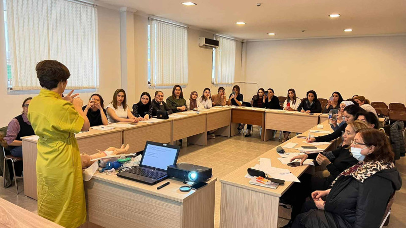 Sumqayıt tibb mərkəzinin nümayəndələri təlimdə iştirak ediblər