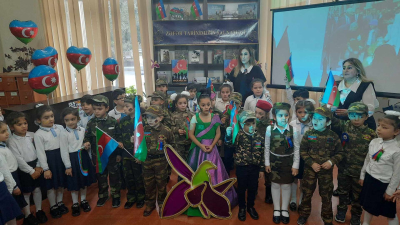 Məktəblilərin iştirakı ilə kitabxanada bayram tədbiri baş tutub