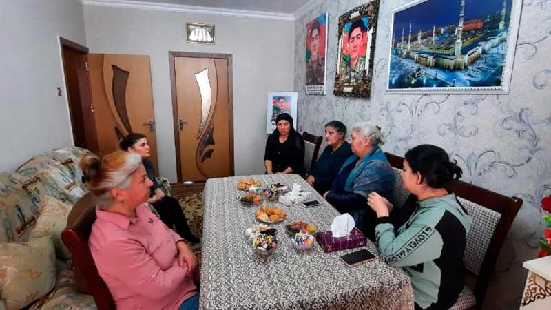 Kitabxana əməkdaşları şəhidi yad ediblər