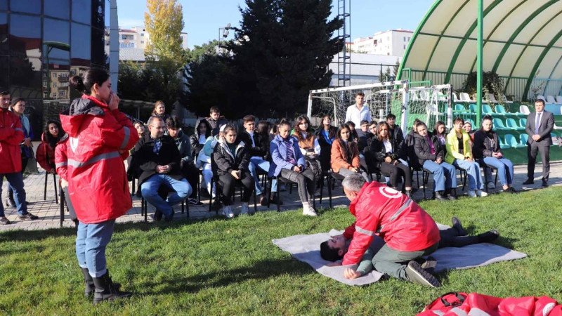 Gənclər üçün “Gənc Təxliyəçi” seminarı təşkil olunub