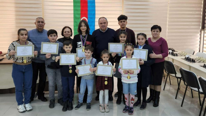 Şahmatçılarımız Respublika birinciliyinin zona yarışının ön sıralarındadırlar