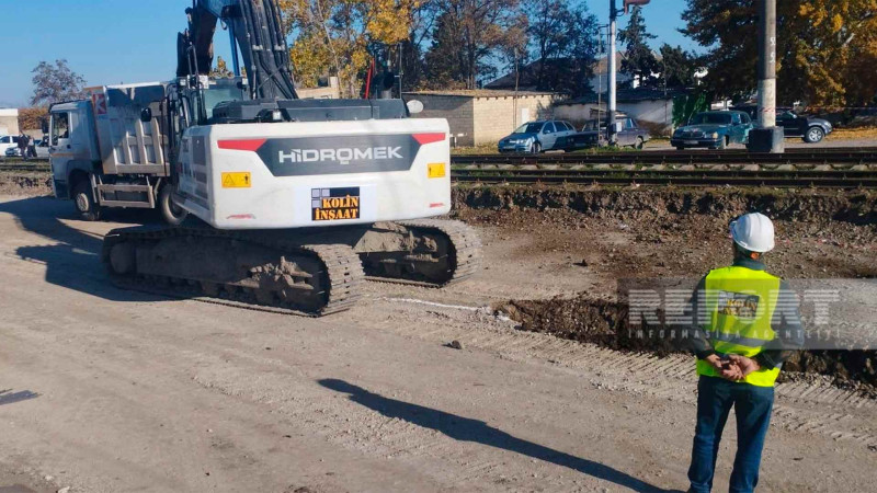 Sumqayıt-Yalama dəmir yolu: yenidənqurma işlərinin yarısı bitib