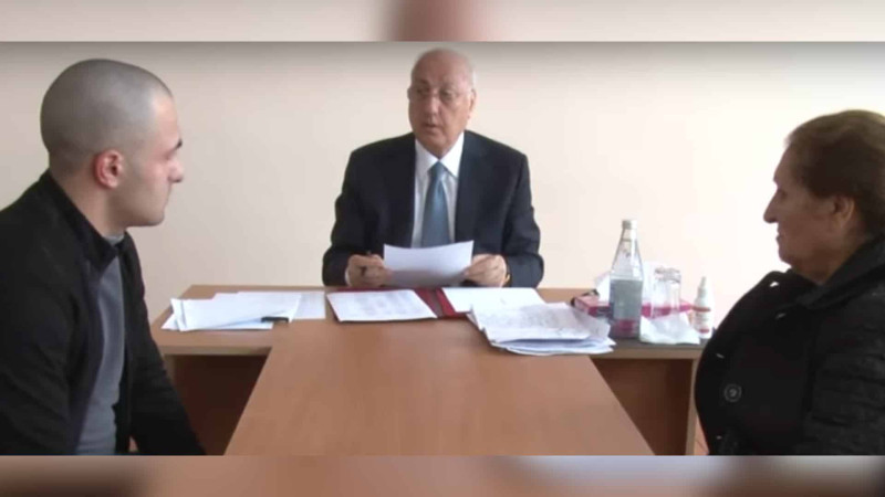 İcra başçısı vətəndaşların qayğıları ilə maraqlanıb