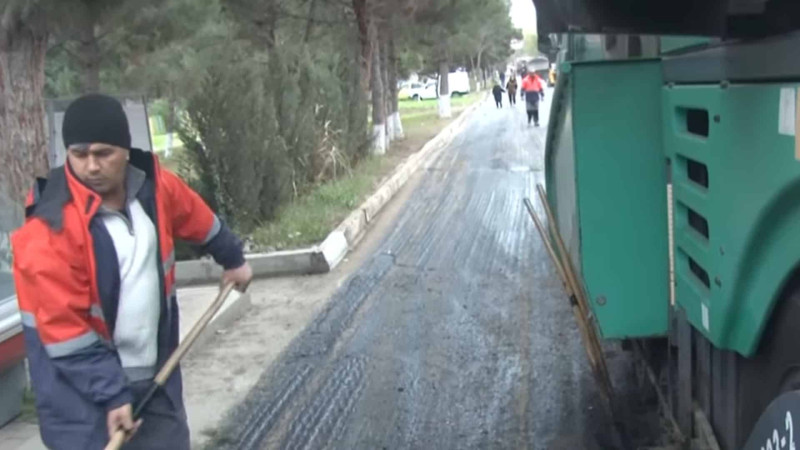 9-cu mikrorayonda yollar təmir olunub