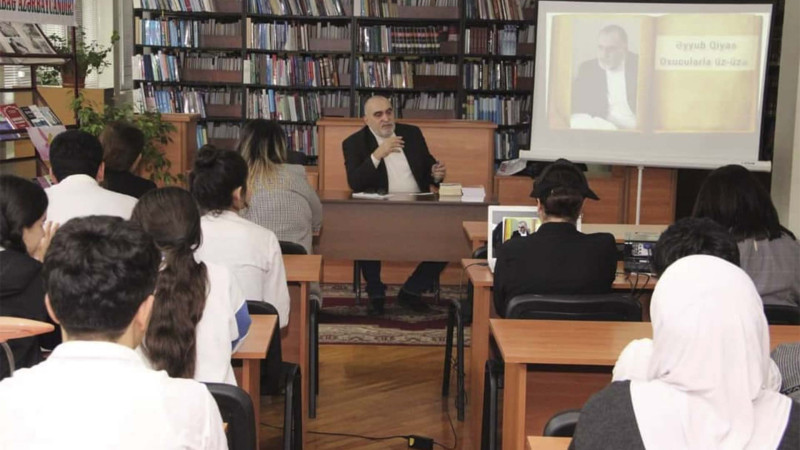 Sumqayıtda yazar Əyyub Qiyasla görüş təşkil olunub