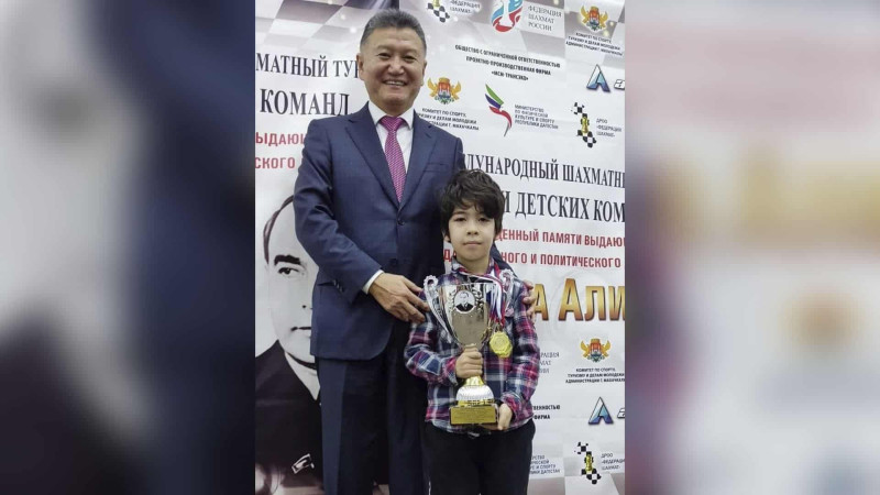 Kiçik şahmatçımız beynəlxalq yarışın qızıl medalını qazanıb