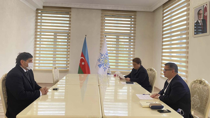 Sumqayıtda deputat Hicran Hüseynova vətəndaşlarla görüşüb