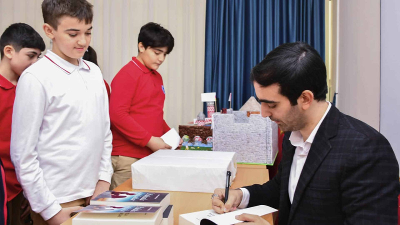 “Sükutla danışanlar” kitabının təqdimatı keçirilib