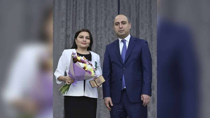 11 nömrəli məktəbin müəllimi “Tərəqqi” medalı ilə təltif edilib