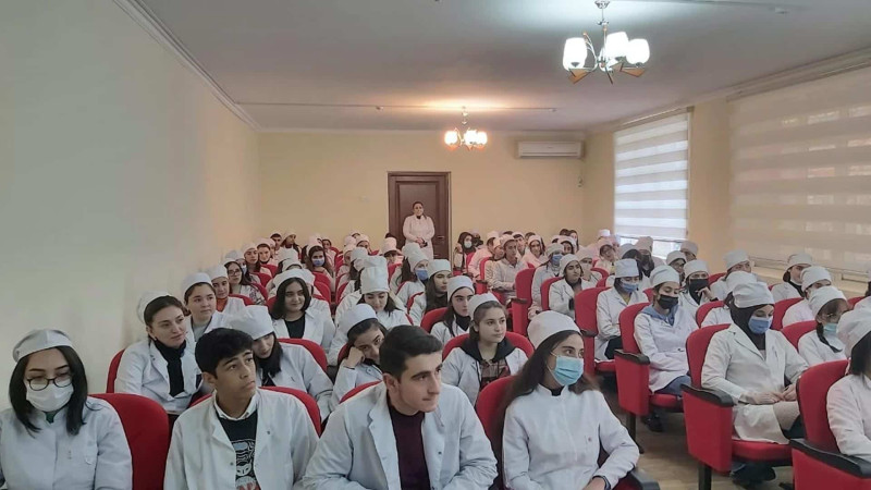Gənclər “Kollektiv nüfuz və liderlik” mövzusunda maarifləndiriliblər