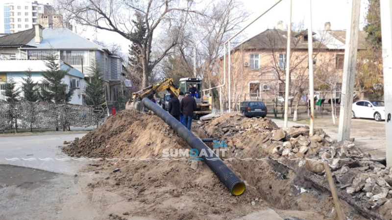 16-cı məhəllədə yeni kanalizasiya xətti çəkilib