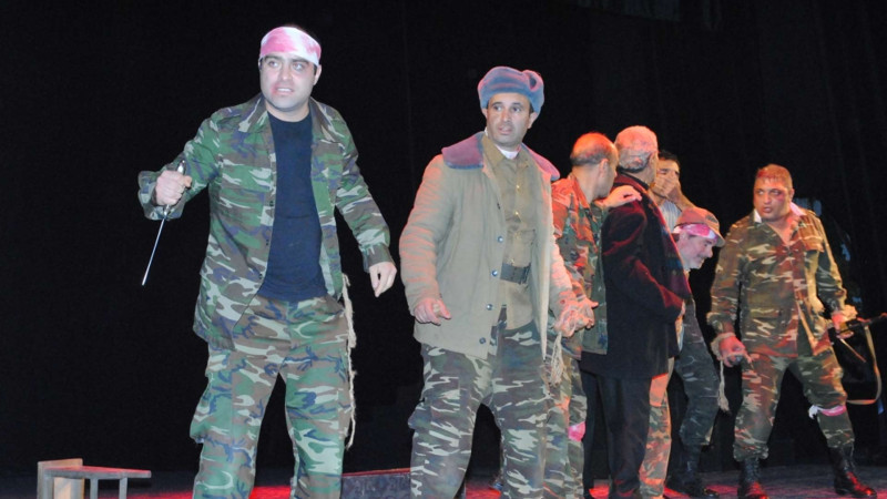 Zəfər bayramına həsr olunmuş tamaşanın nümayişi davam edir