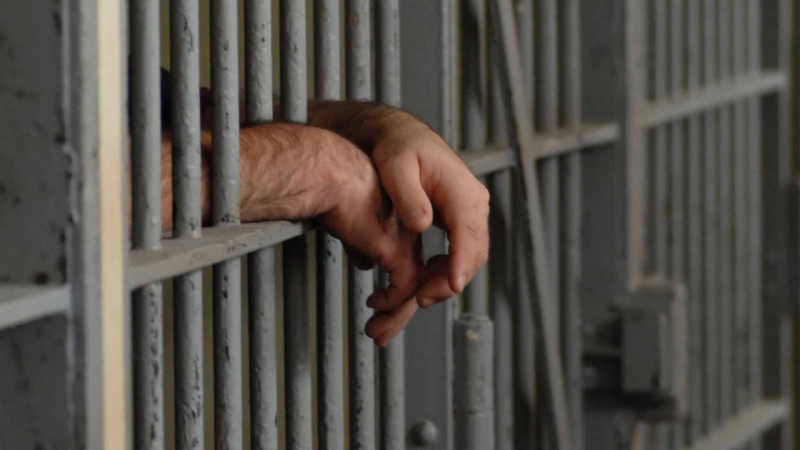 Piyada keçidinin borularını oğurlamağa cəhd edən iki nəfər tutulub