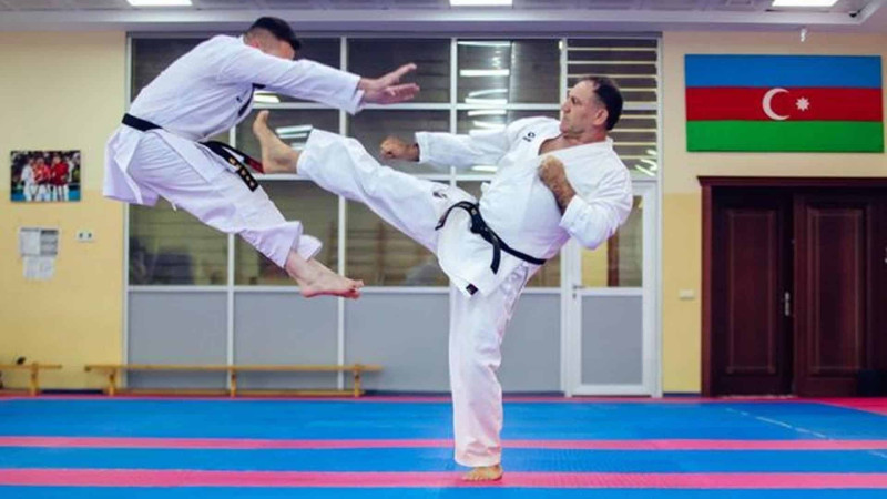 Sumqayıtlı karateçilər Füzuli Musayevin seminarına qatılıblar