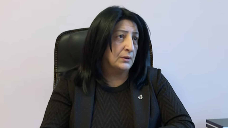 Pul tələb etdiyi deyilən məktəb direktoru vəzifədən kənarlaşdırılmayıb