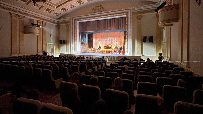 Dram Teatrımızın pərdəarxası görüntüləri Dram Teatrımızın pərdəarxası görüntüləri