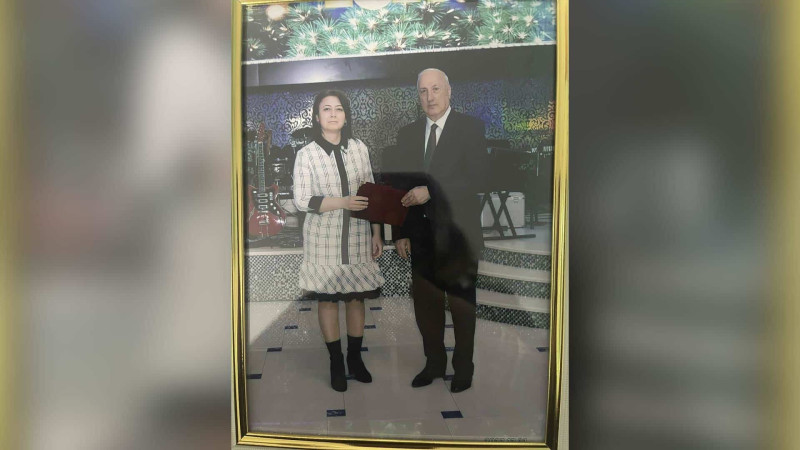 “Təfəkkür” Liseyinin müəllimi Fəxri Fərmanla təltif olunub