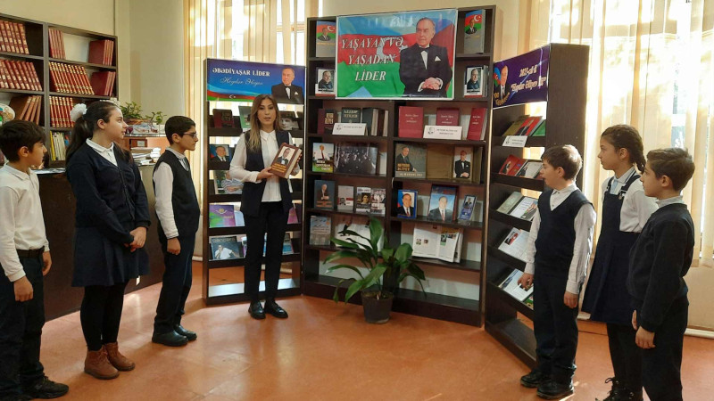 Mərkəzi Uşaq Kitabxanasında ”Əbədiyaşar lider” adlı sərgi keçirilib