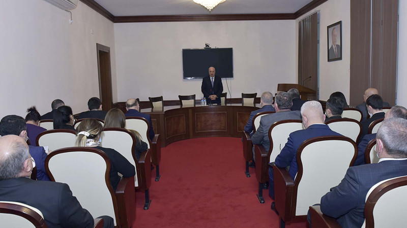 Zakir Fərəcov küçə ticarətinin aradan qaldırılmasına dair tapşırıqlar verib