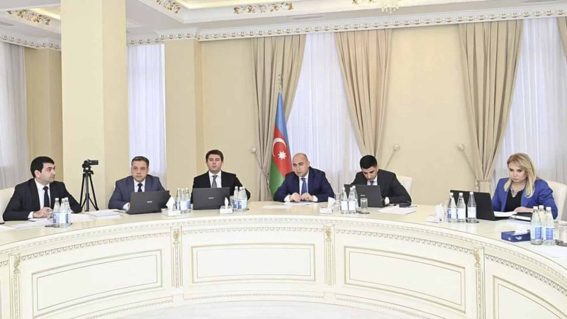 Elm və təhsil naziri sakinlərlə görüşüb