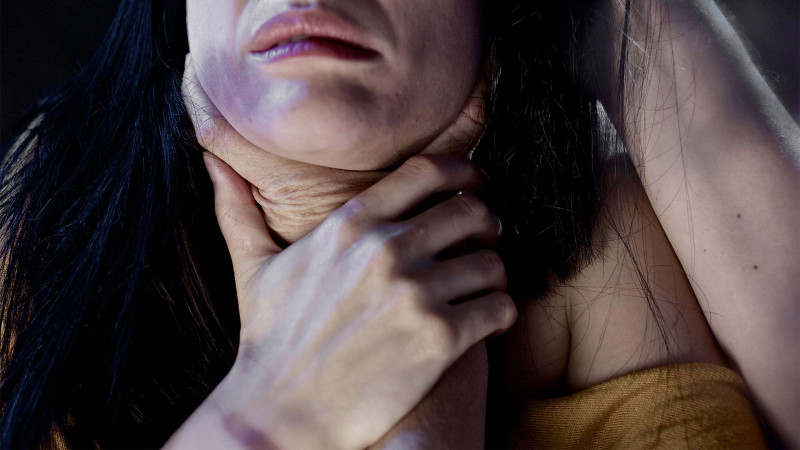 Sumqayıtda kişi qısqanclıq zəminində arvadını döyüb