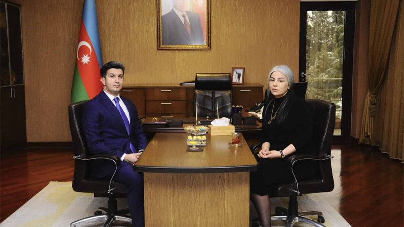 Şəhid İzzət Həmidovun anası icra başçısı ilə görüşüb