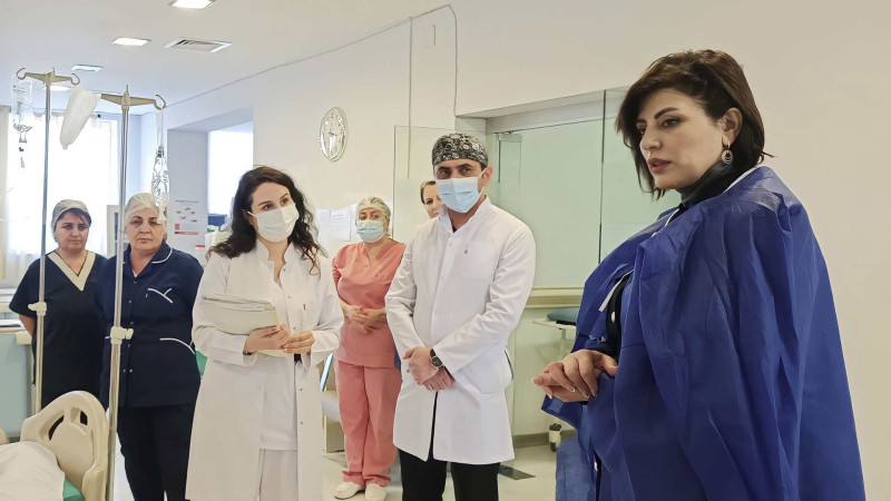 STM-in direktoru şəhər xəstəxanalarında görüş keçirib