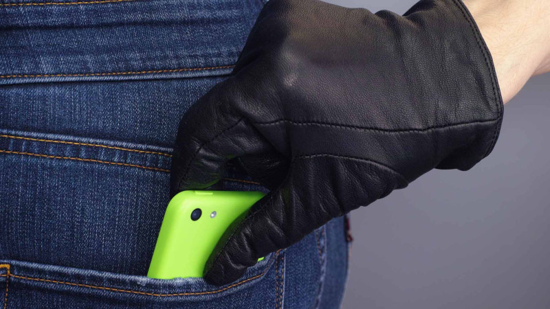 Sumqayıt sakininin pulu və telefonu talanıb