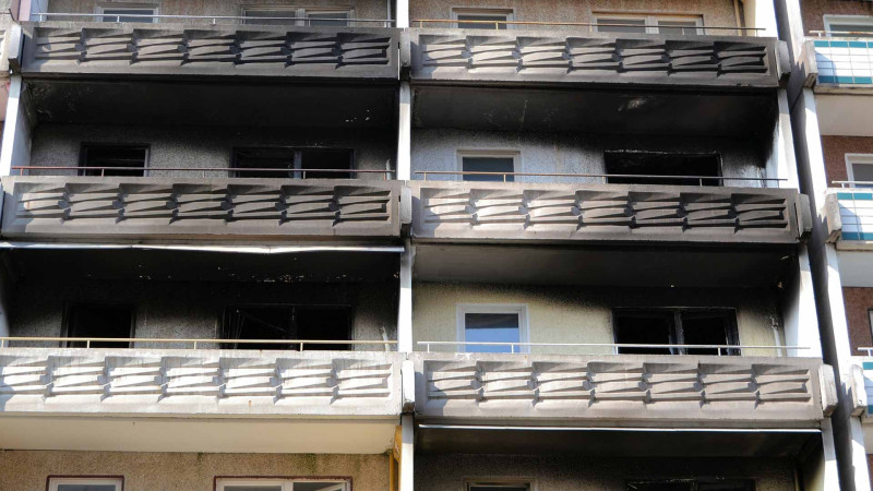 Binada yanğın olub, 12 nəfər təxliyə edilib