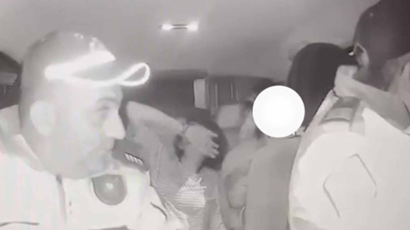 Sumqayıtda polis hamilə qadının köməyinə yetib