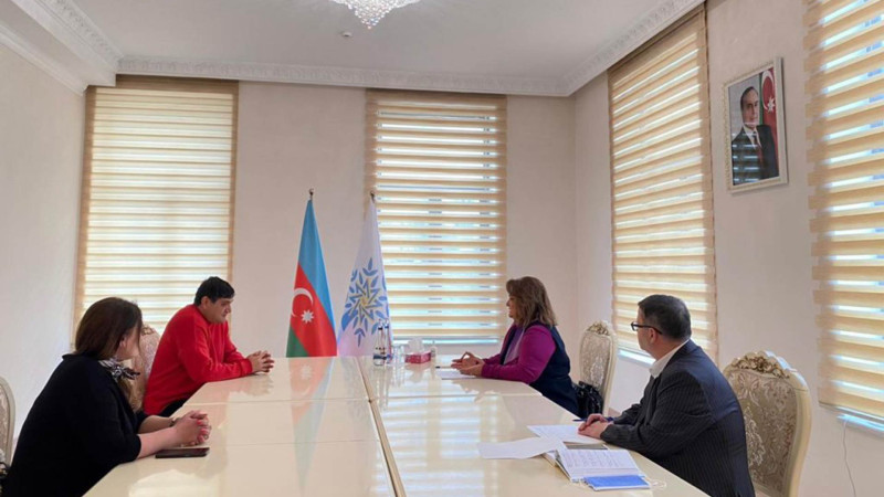 Millət vəkili sakinlərin təkliflərini dinləyib