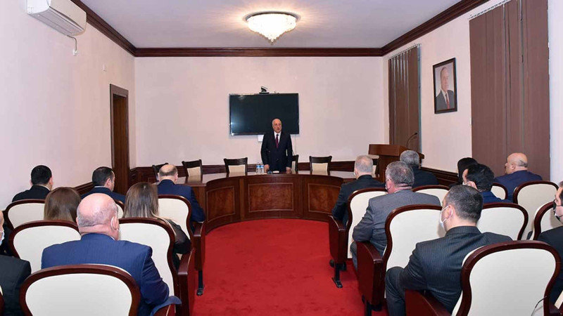 İcra başçısı Zakir Fərəcov müşavirə keçirib