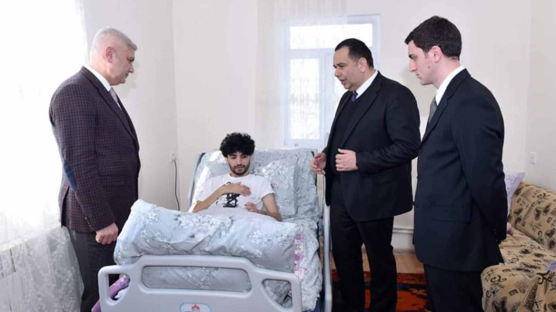 Əlaqələndirmə Mərkəzinin nümayəndələri qazi Həsrət Quliyevin evinə baş çəkiblər