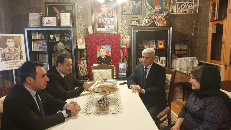 İcra nümayəndələri şəhid ailəsini ziyarət ediblər