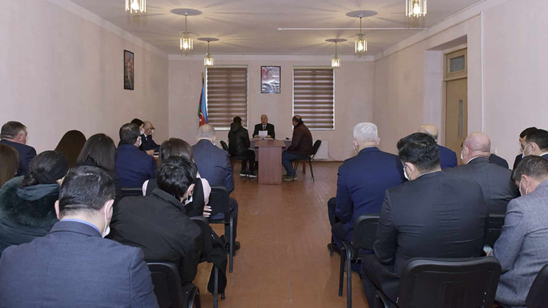 İcra başçısı 21-ci mikrorayon sakinlərini qəbul edib