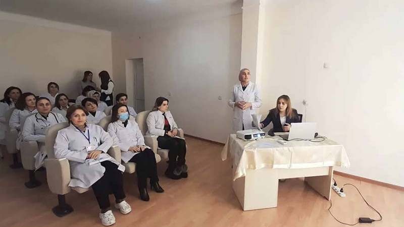 Tibb işçiləri “Qaraciyərin toksik zədələnmələri mövzusunda maarifləndirilib