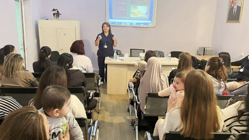 Gənc analar maarifləndirici seminarda iştirak ediblər