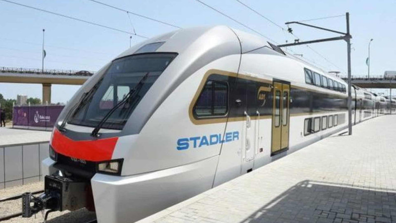 Sürət qatarı 10 dəqiqə gecikib